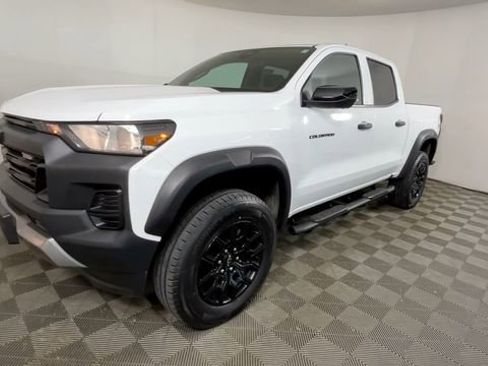 Used 2023 Chevrolet Colorado Trail Boss w/ Technology Package AWD/4WD image 11