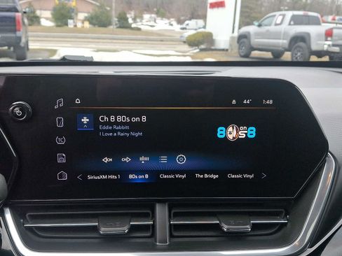 Used 2024 Chevrolet Trax RS w/ Sunroof Package image 18