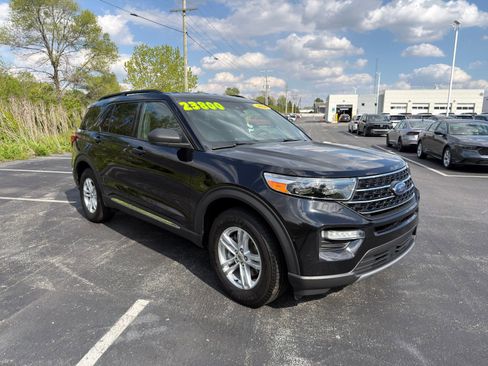 Used 2020 Ford Explorer XLT w/ Equipment Group 202A AWD/4WD image 9
