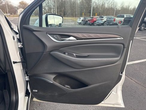 Used 2023 Buick Enclave Avenir image 17