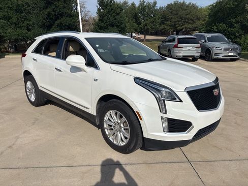 Used 2018 Cadillac XT5 FWD image 3