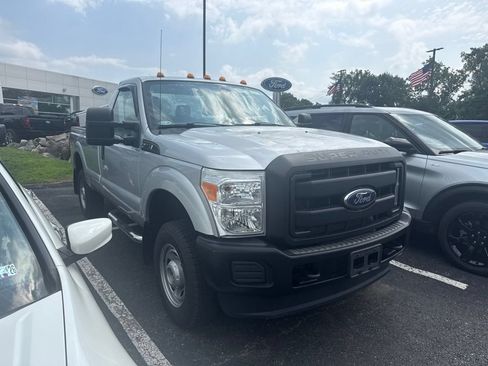 Used 2011 Ford F250 XL w/ FX4 Off Road Pkg AWD/4WD image 2