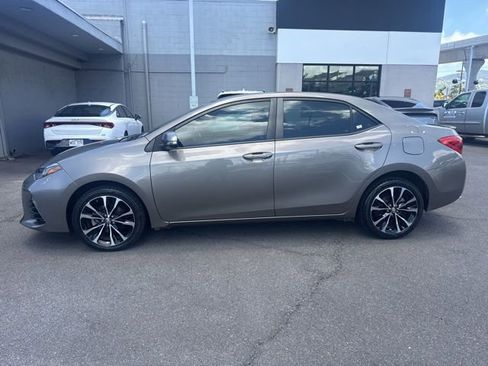 Used 2018 Toyota Corolla SE FWD image 2