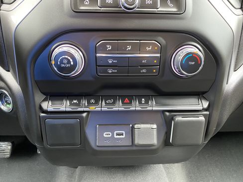 Used 2024 Chevrolet Silverado 1500 Custom image 28