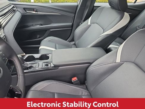 Used 2025 Toyota Camry SE image 23