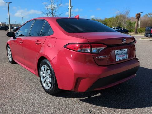 Certified 2021 Toyota Corolla LE image 4