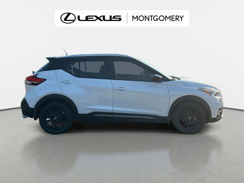 Used 2020 Nissan Kicks SR w/ Exterior Package FWD image 2