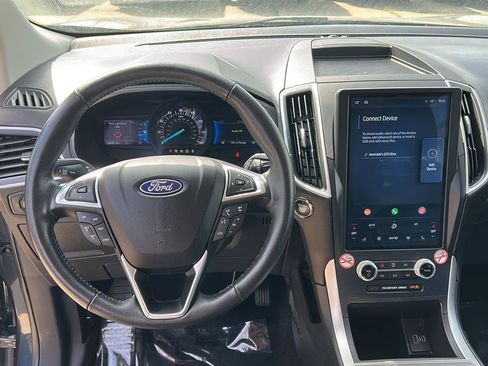 Used 2023 Ford Edge SEL AWD/4WD image 7