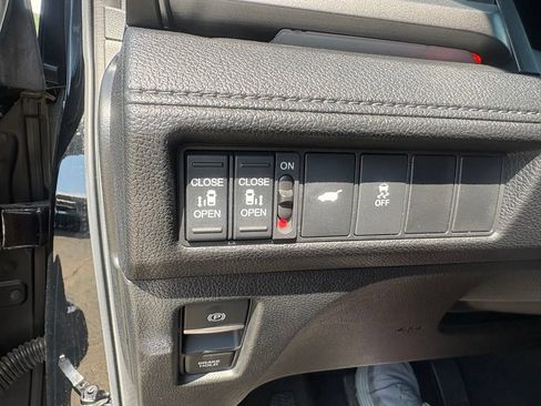 Used 2025 Honda Odyssey Sport-L image 21