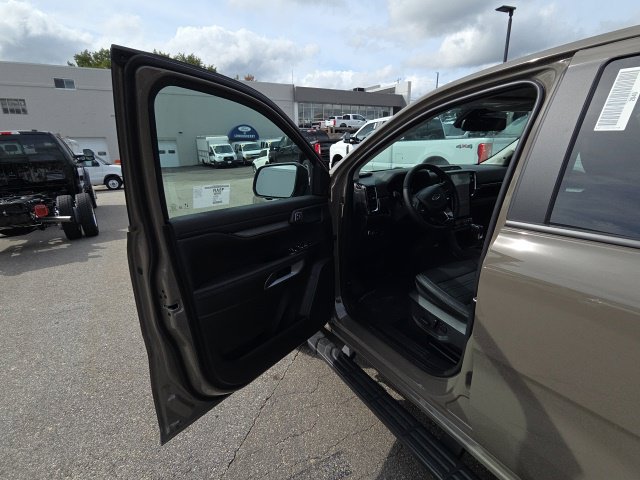 New 2026 Ford Ranger Lariat w/ Black Appearance Package AWD/4WD image 10