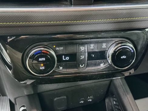Used 2025 Chevrolet TrailBlazer ACTIV w/ Convenience Package FWD image 21