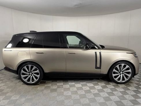 Used 2025 Land Rover Range Rover Autobiography AWD/4WD image 9
