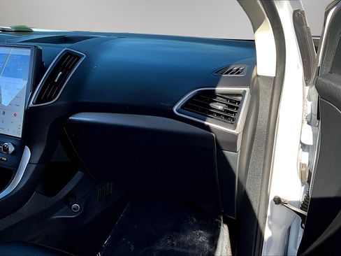 Used 2024 Ford Edge SEL image 26