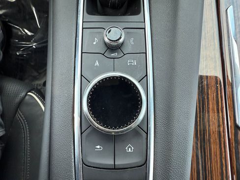 Certified 2024 Cadillac Escalade Premium Luxury AWD/4WD image 31