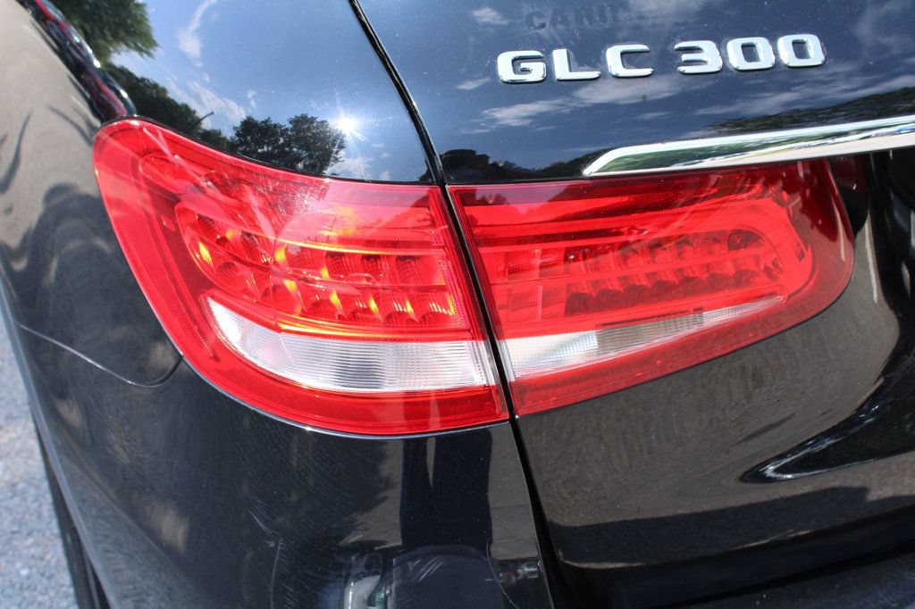 Used 2019 Mercedes-Benz GLC 300 4MATIC image 10