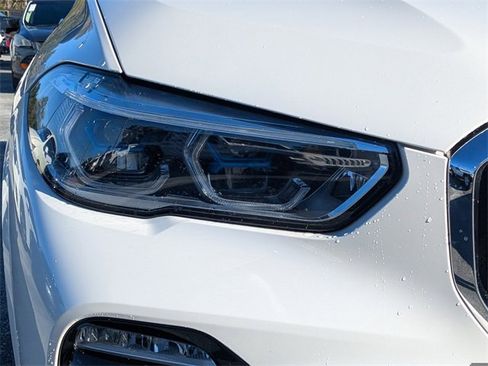 Used 2019 BMW X5 xDrive50i w/ M Sport Package image 9