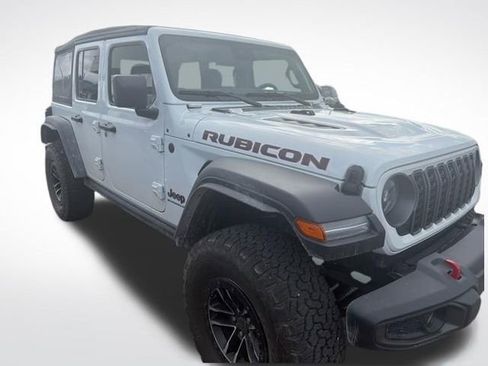 Used 2025 Jeep Wrangler Unlimited Rubicon w/ XTREMEE 35" Tire Package AWD/4WD image 12