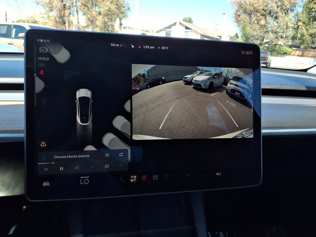 Used 2021 Tesla Model Y Long Range AWD/4WD image 10