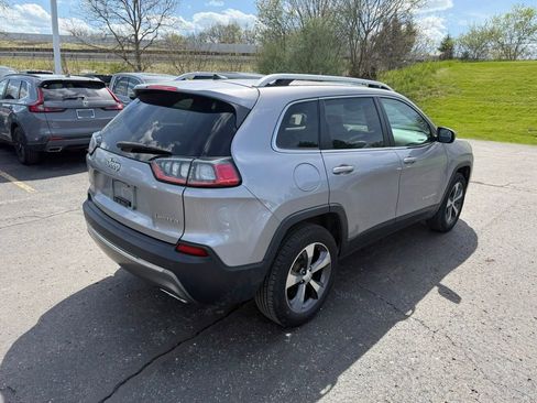 Used 2019 Jeep Cherokee Limited AWD/4WD image 3