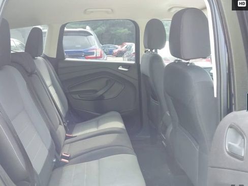 Used 2016 Ford Escape SE w/ SE Cold Weather Package AWD/4WD image 3