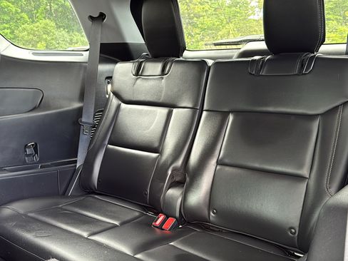Used 2021 Ford Explorer XLT w/ Equipment Group 202A AWD/4WD image 29