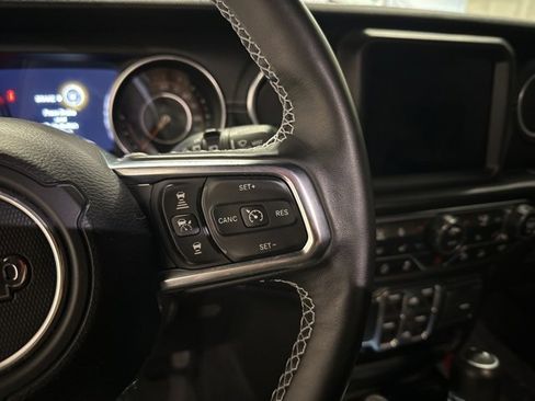 Used 2019 Jeep Wrangler Unlimited Sahara image 15