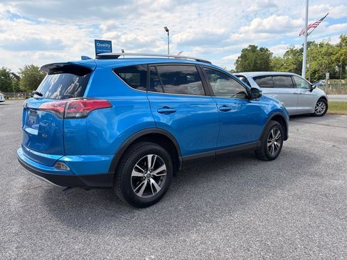 Used 2018 Toyota RAV4 XLE FWD image 6