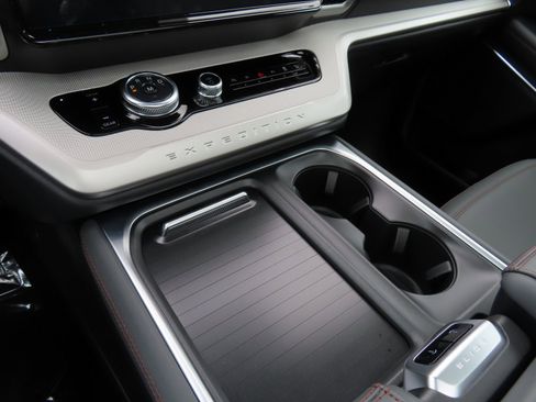 New 2025 Ford Expedition Max Active image 15