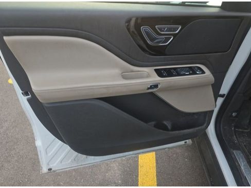 Used 2021 Lincoln Aviator 2WD w/ Class IV Trailer Tow Package image 16