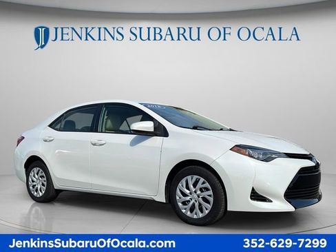 Used 2018 Toyota Corolla LE FWD image 1