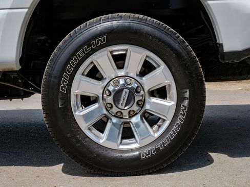 Used 2022 Ford F250 Platinum w/ FX4 Off-Road Package image 63