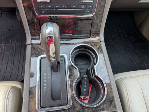 Used 2016 Lincoln Navigator Select image 25