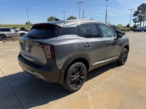 New 2026 Nissan Kicks SR image 5