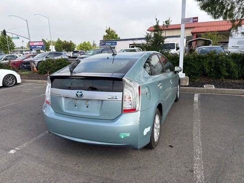 Used 2015 Toyota Prius Prime Plug-In Hybrid FWD image 7