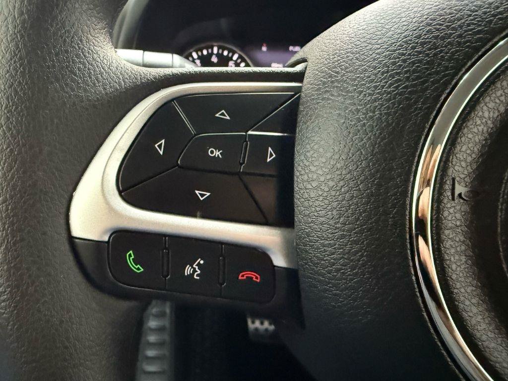 Used 2023 Jeep Renegade Latitude AWD/4WD image 12