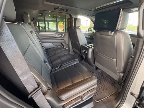 Used 2021 GMC Yukon SLT w/ Rear Media and Nav Package AWD/4WD image 34