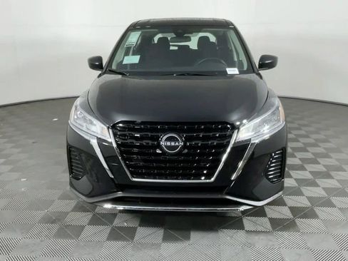 New 2025 Nissan Kicks Play S image 9