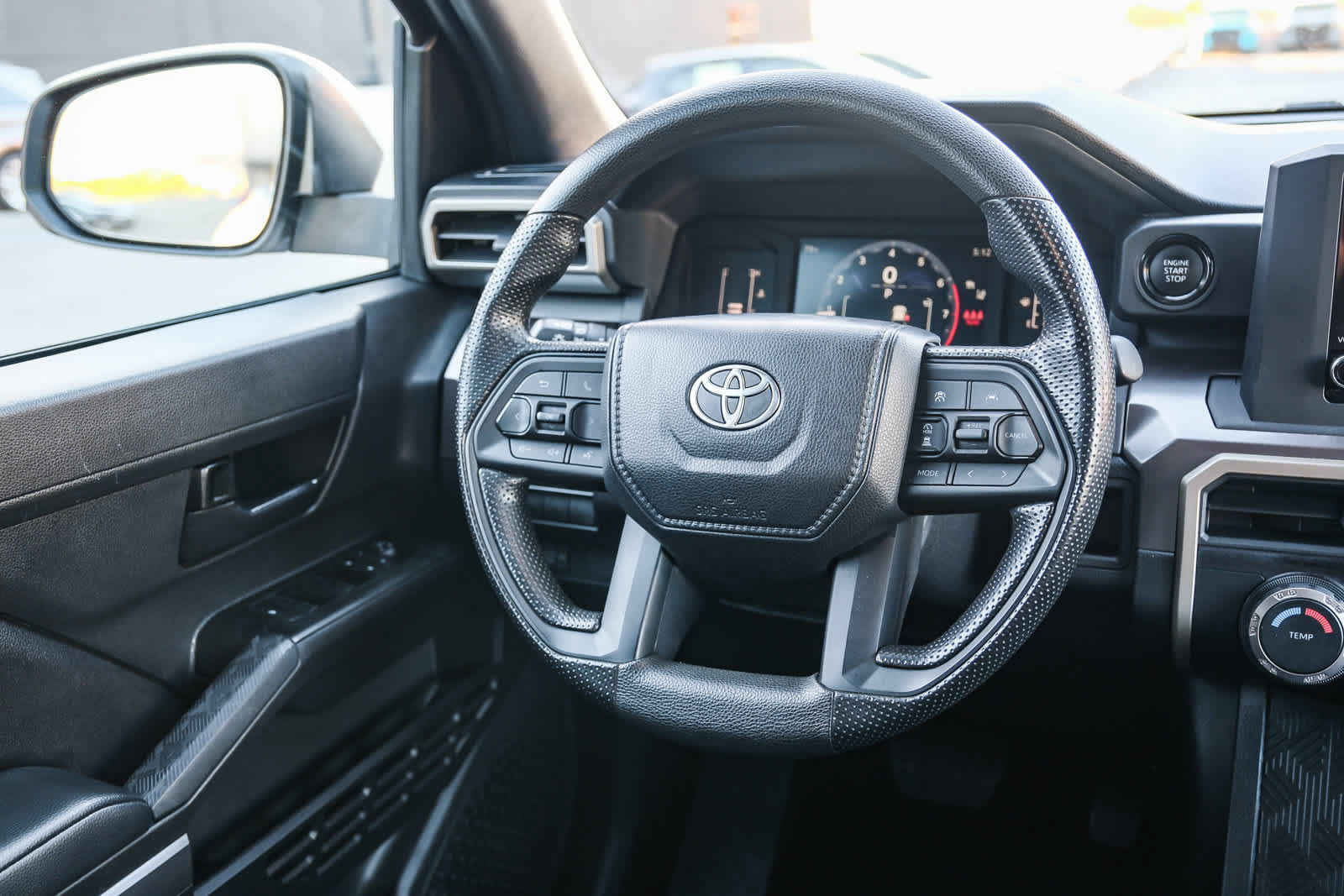 Certified 2024 Toyota Tacoma SR5 AWD/4WD image 19
