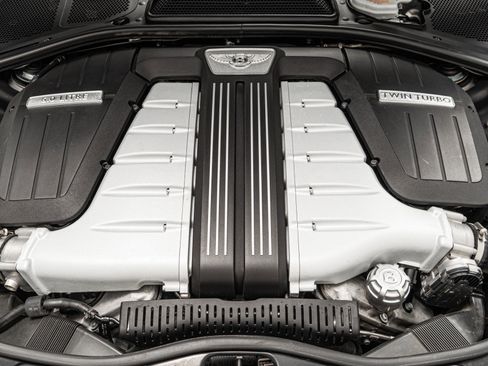 Used 2015 Bentley Flying Spur W12 image 12