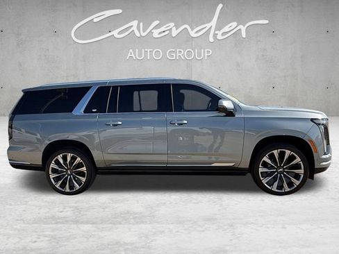 Used 2026 Cadillac Escalade ESV Luxury w/ Touring Package AWD/4WD image 17