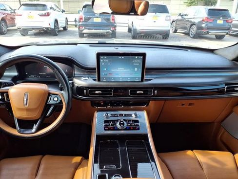 Used 2023 Lincoln Aviator Black Label AWD/4WD image 7