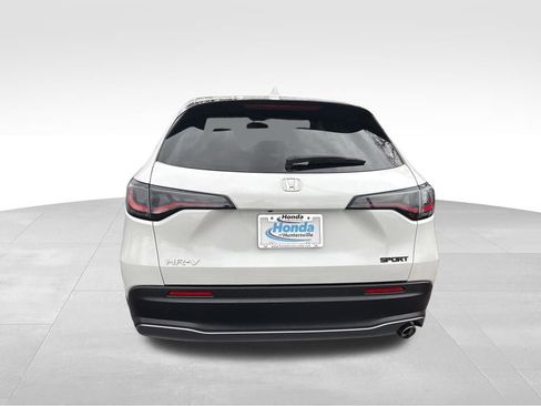 Used 2025 Honda HR-V Sport image 7