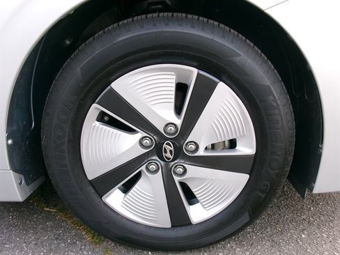 Used 2018 Hyundai Ioniq Blue image 47