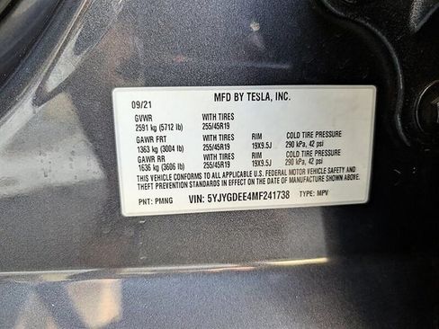 Used 2021 Tesla Model Y Long Range AWD/4WD image 32