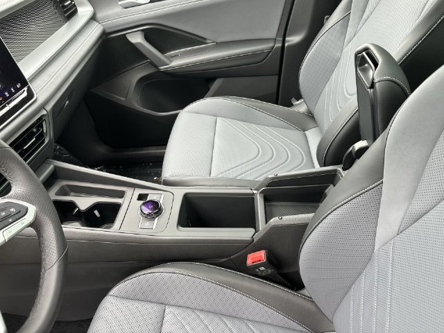 New 2026 Volkswagen Tiguan SE R-Line AWD/4WD image 27