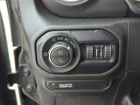 Used 2020 Jeep Gladiator Overland image 11