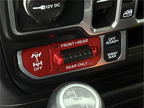 Used 2020 Jeep Gladiator Rubicon w/ Trailer Tow Package image 17