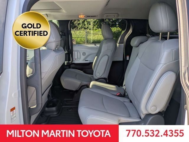 Certified 2026 Toyota Sienna XLE FWD image 15