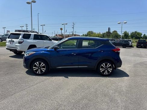 Used 2019 Nissan Kicks SR w/ SR Premium Package FWD image 8