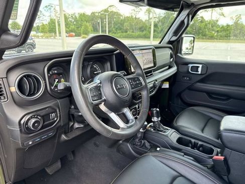 Used 2024 Jeep Wrangler Unlimited Sahara w/ Technology Group AWD/4WD image 21
